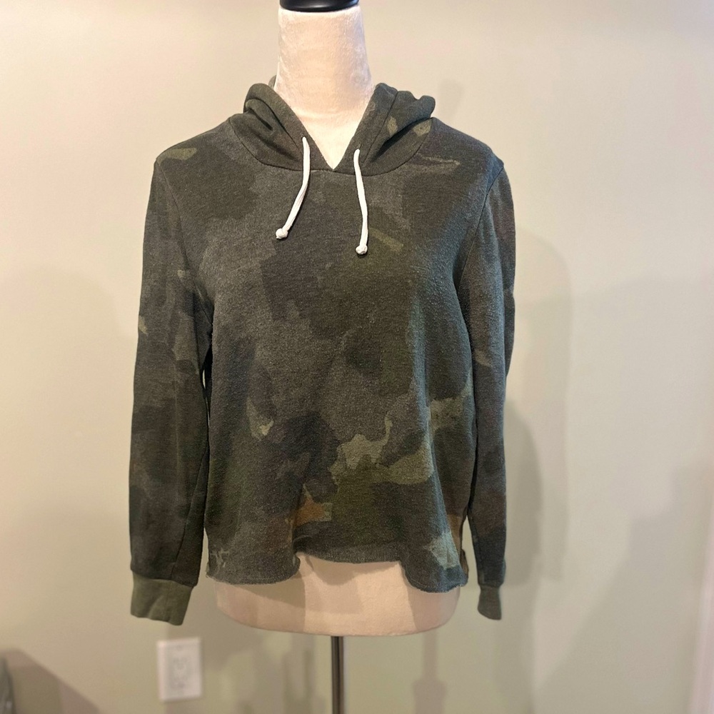 2/$15 Alternative Camo Hooded Sweatshirt Size XS